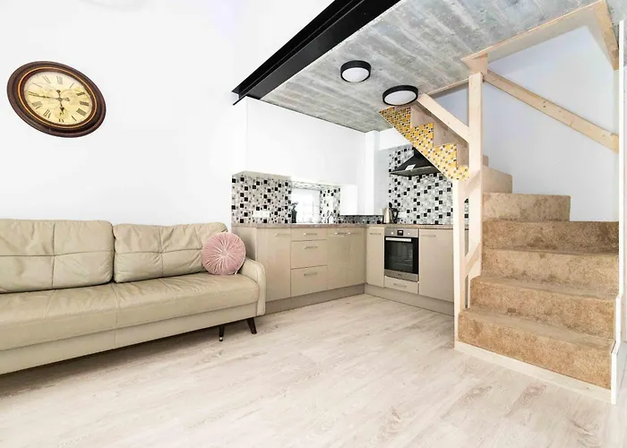 Life's A * بالانغا