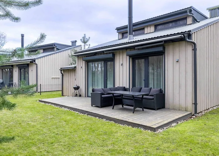 Life's A بالانغا